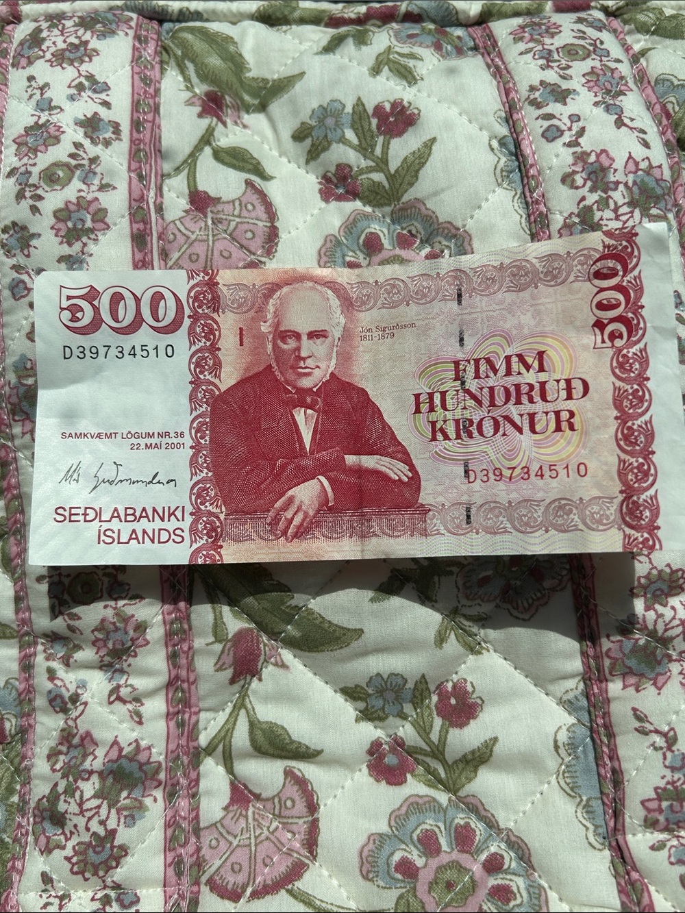 Iceland 500 Kronur, L.2001, P-58a.1, UNC